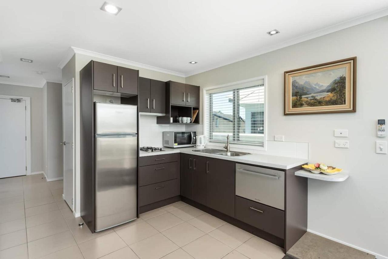 Modern Marine Parade Apartment Mount Maunganui Extérieur photo